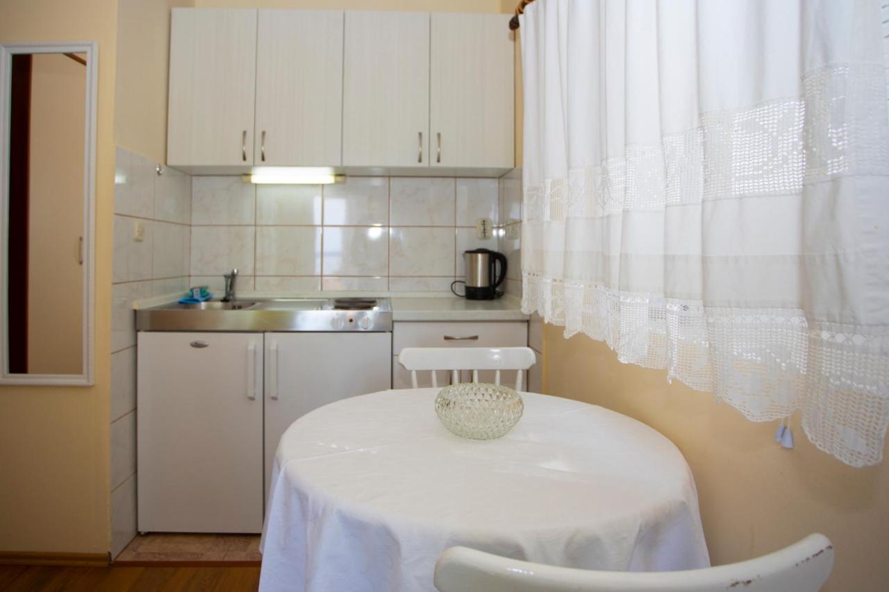 Apartmani Miki Podgora Exterior photo