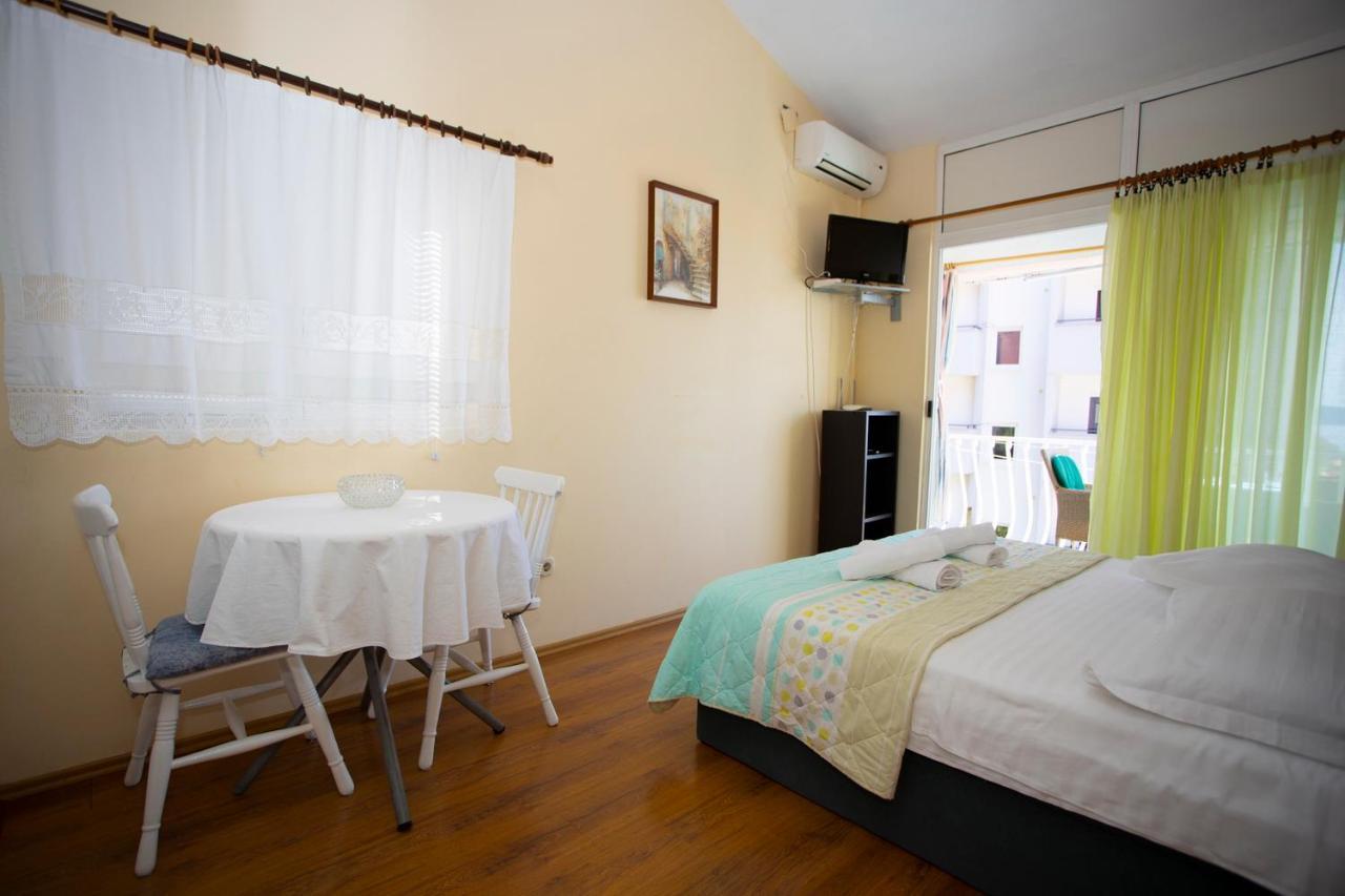 Apartmani Miki Podgora Exterior photo