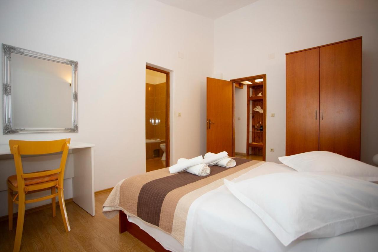 Apartmani Miki Podgora Exterior photo